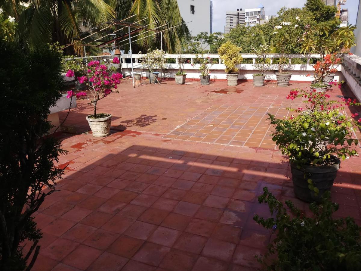 Elegance Oasis, Colombo 3 Hotel Exterior photo