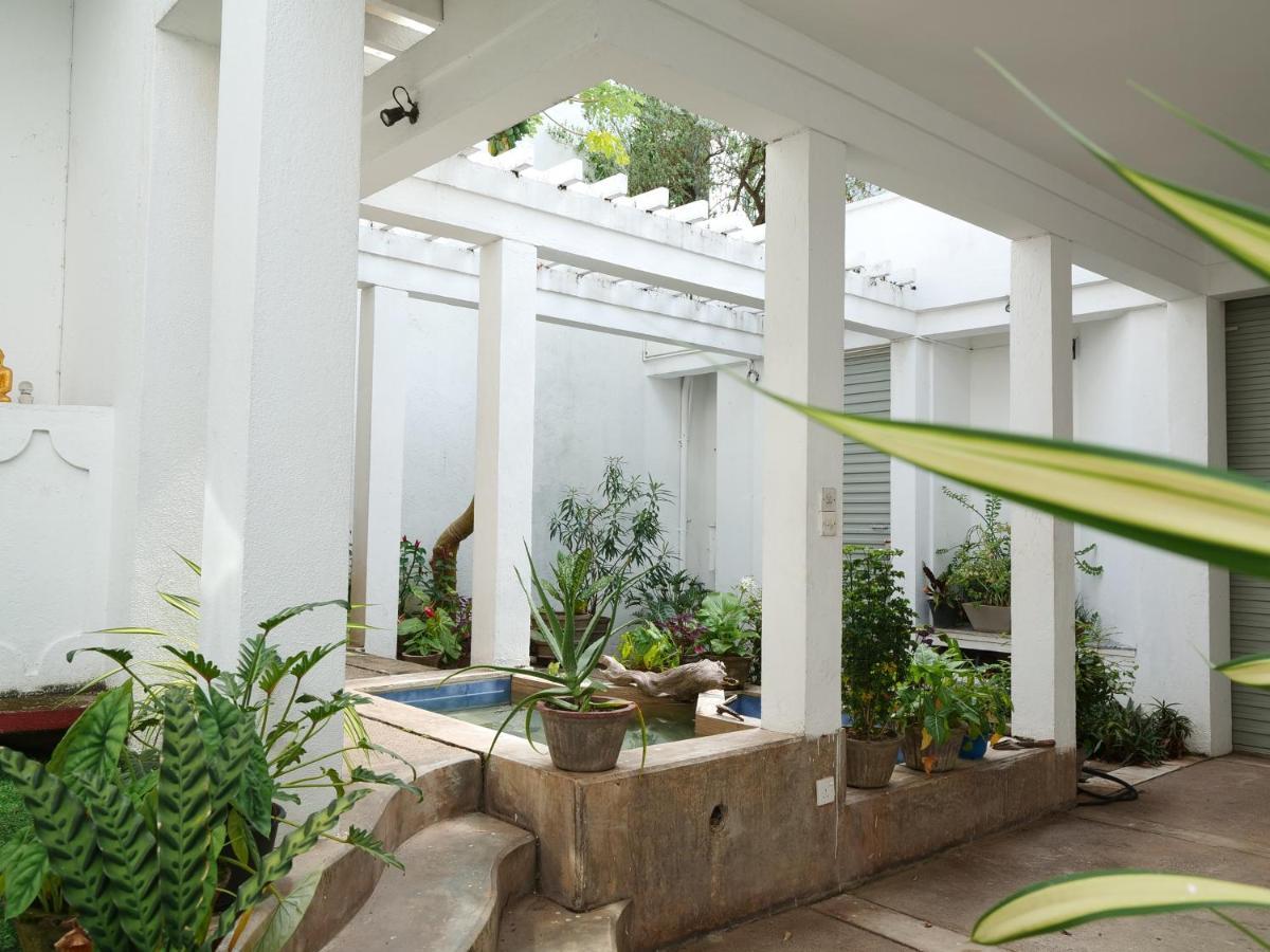 Elegance Oasis, Colombo 3 Hotel Exterior photo