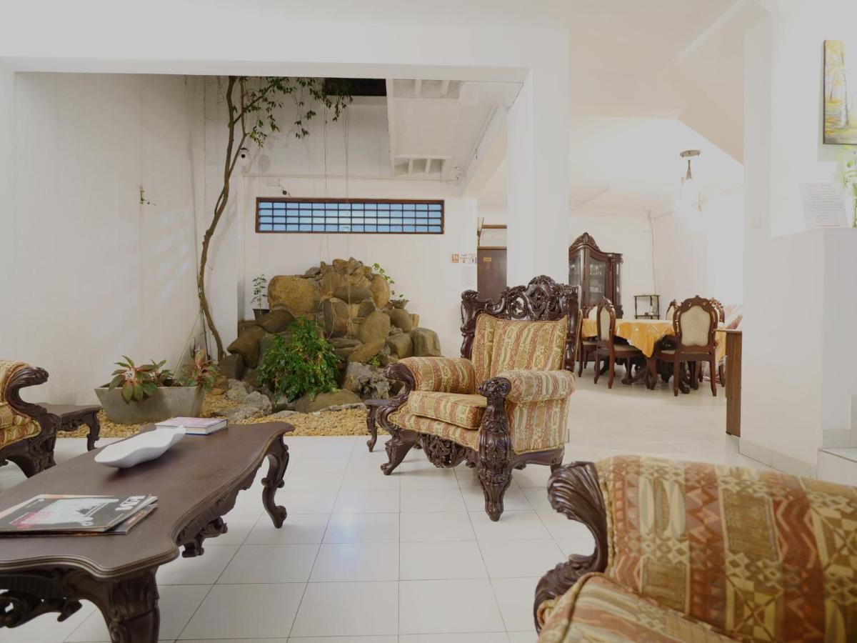Elegance Oasis, Colombo 3 Hotel Exterior photo